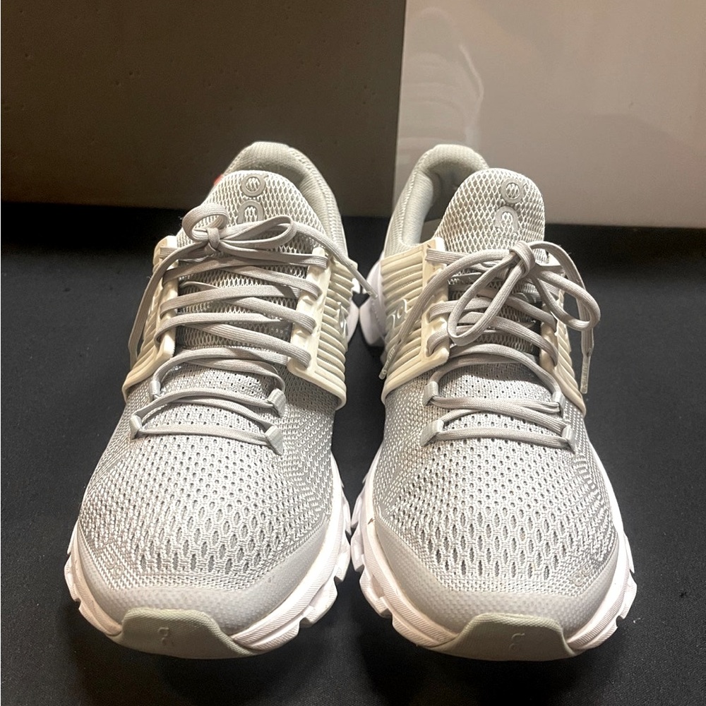 On Cloud Cloudswift running shoe